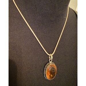 Elegant Amber Pendant Necklace